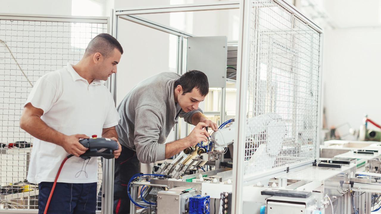 Jak dostać pracę jako automatyk programista PLC? Bez doświadczenia!