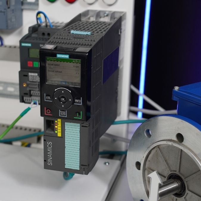 Konfiguracja i uruchomienie przemiennika Sinamics G120 w Startdrive
