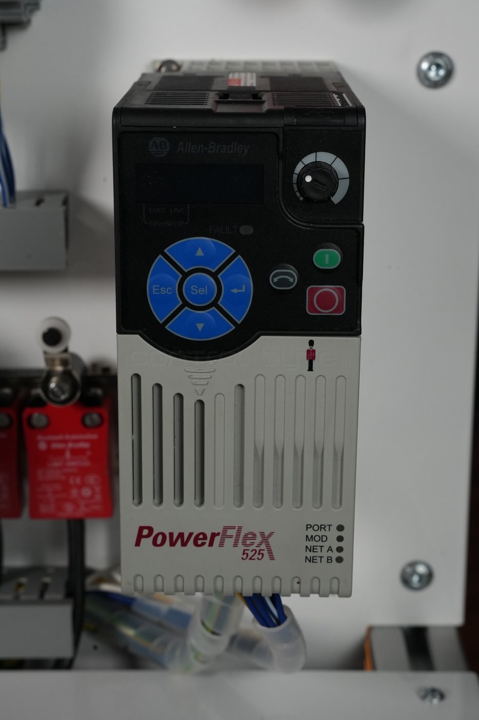 Falownik Allen-Bradley PowerFlex 525 na stanowisku trainer