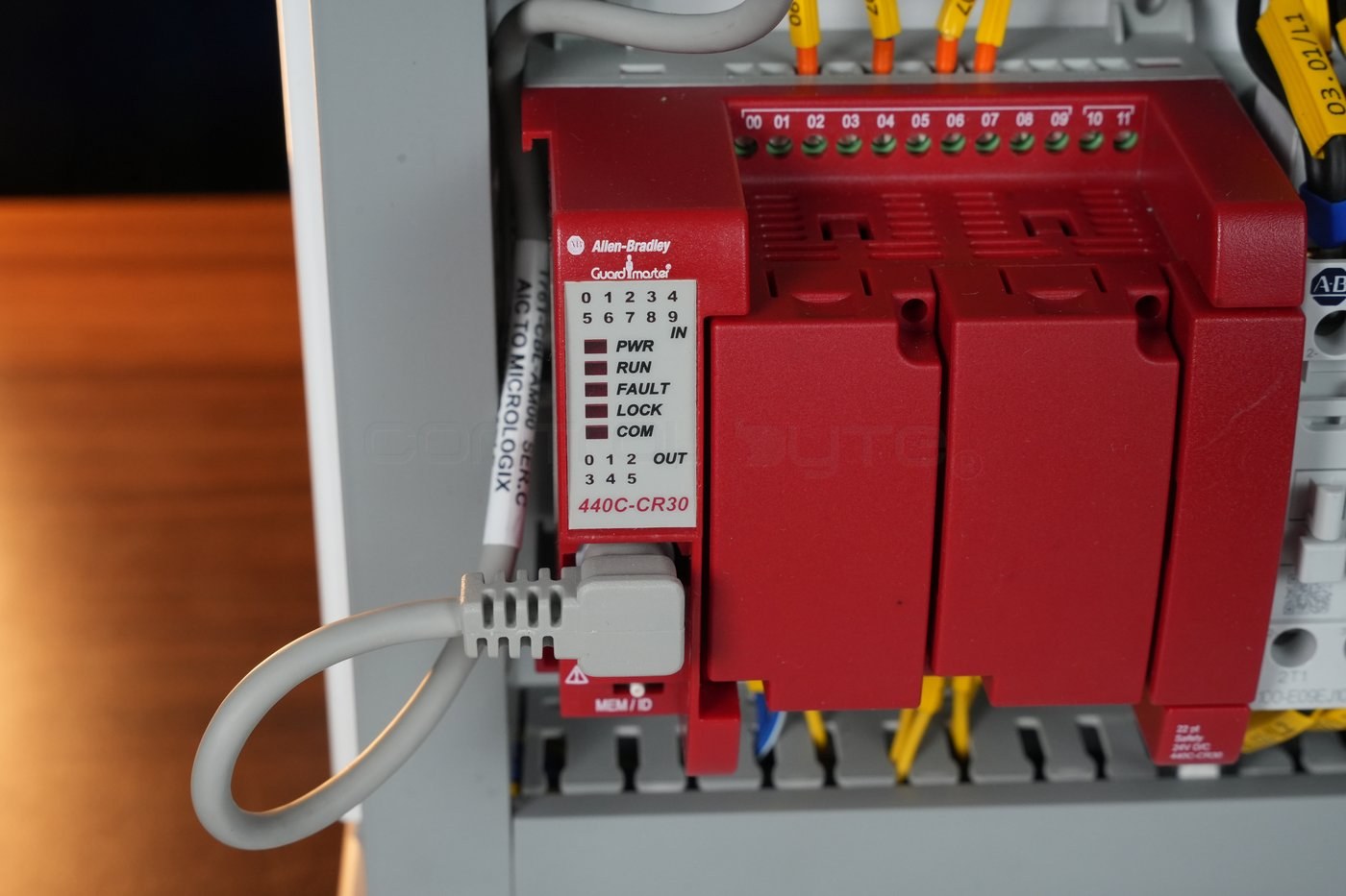Konfigurowalny sterownik bezpieczeństwa Allen-Bradley 440C-CR30 Guardmaster