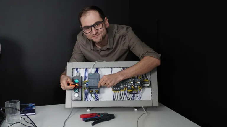 Automatyka przemysłowa - co to jest i jak działa system automatyki?