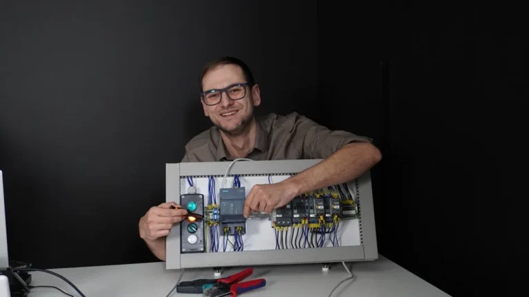 Od elektryka do programisty PLC - jak zaplanować rozwój zawodowy krok po kroku
