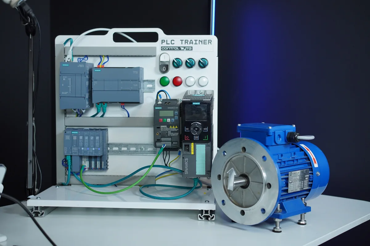 Stanowisko PLC Trainer ze sterownikiem Siemens S7-1200, falownikiem i silnikiem